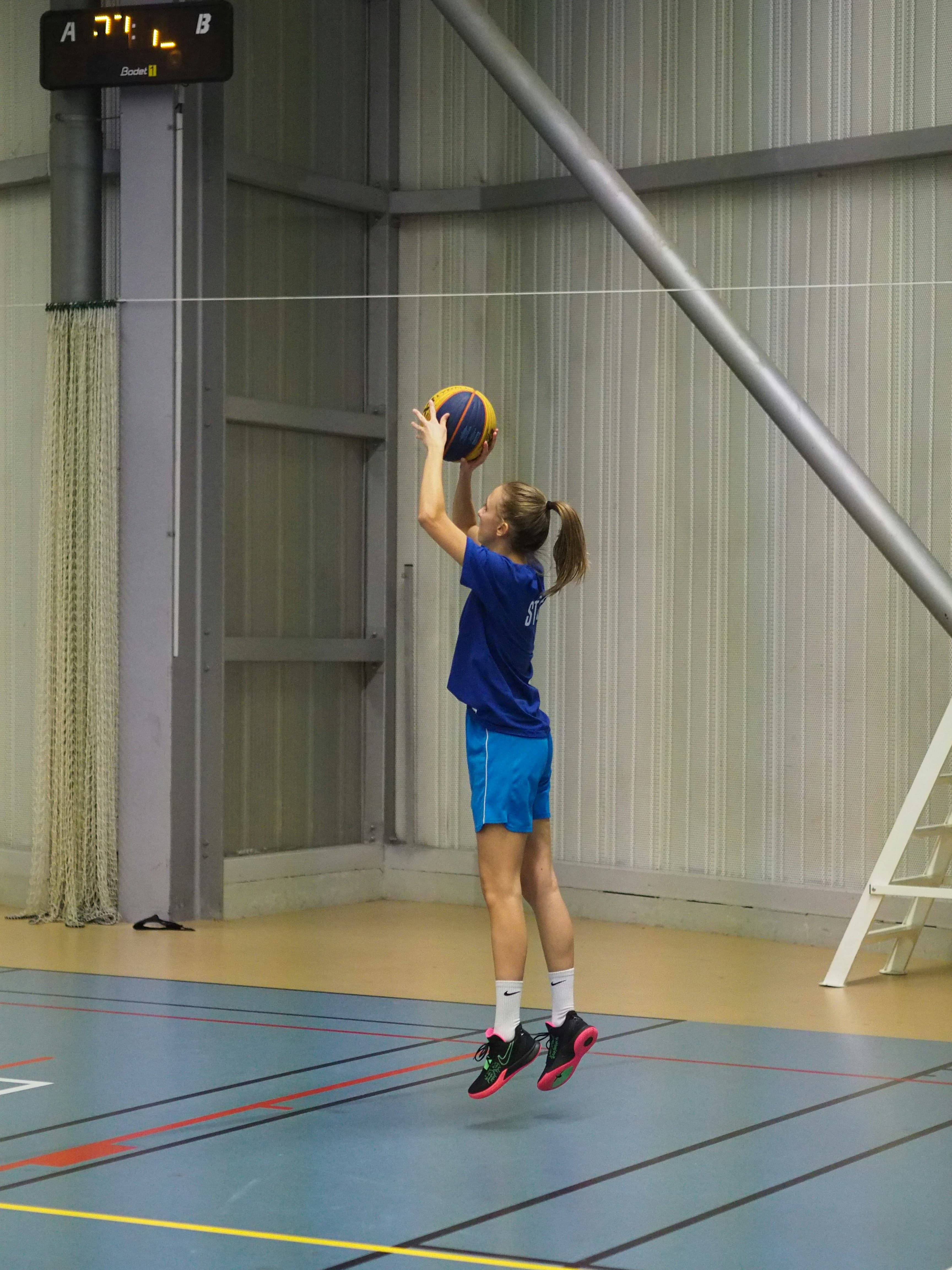 One-on-one private basketball lesson with a Fraser Valley coach focused on shooting mechanics